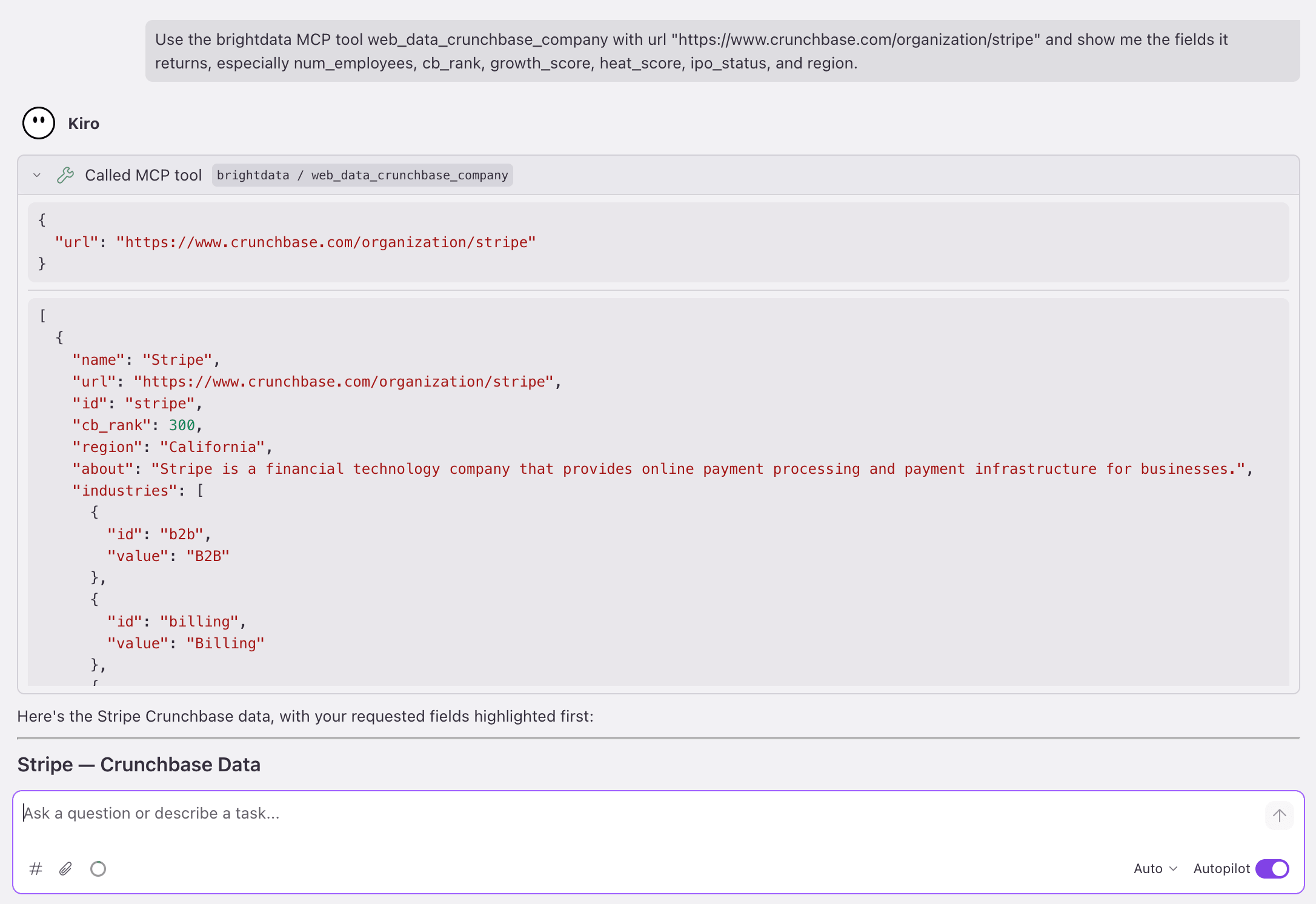 Kiro executando web_data_crunchbase_company para a Stripe: uma `url` de entrada, um registro estruturado de saída mostrando `name: Stripe`, `cb_rank: 300`, `region: California`.